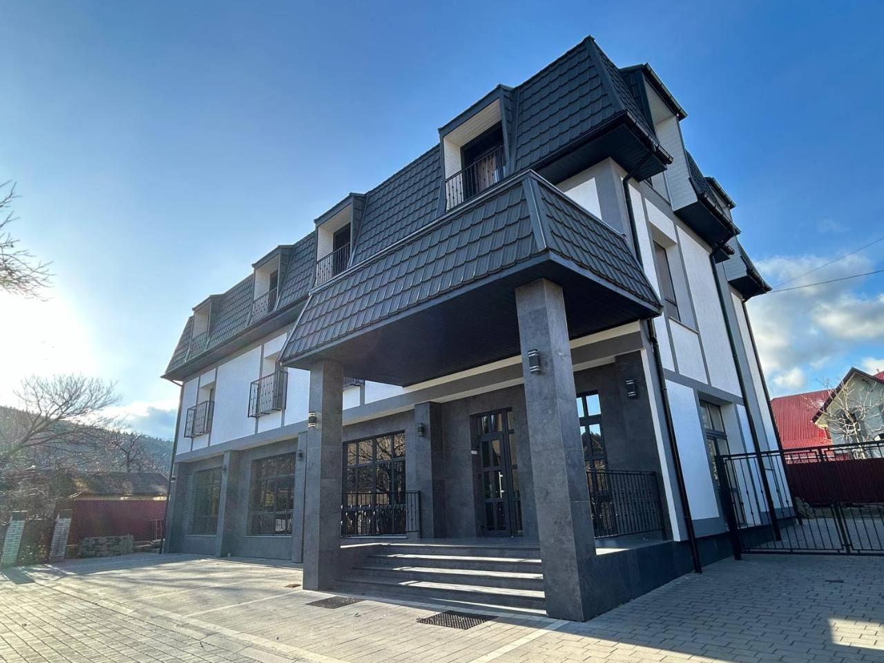 Гірка Hotel Сколе Екстериор снимка
